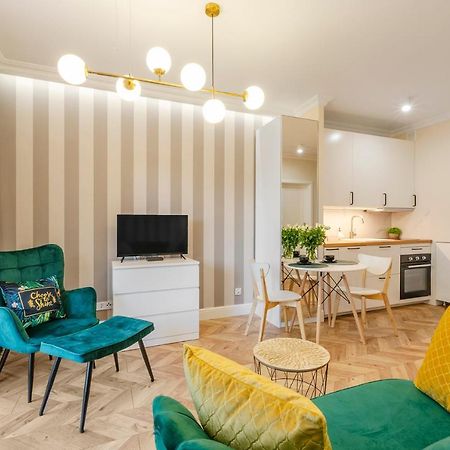 Sky Home- Green Apartament -Manufaktura, Bezplatny Parking, Klimatyzacja, Dostep Na Kod Лодзь Экстерьер фото