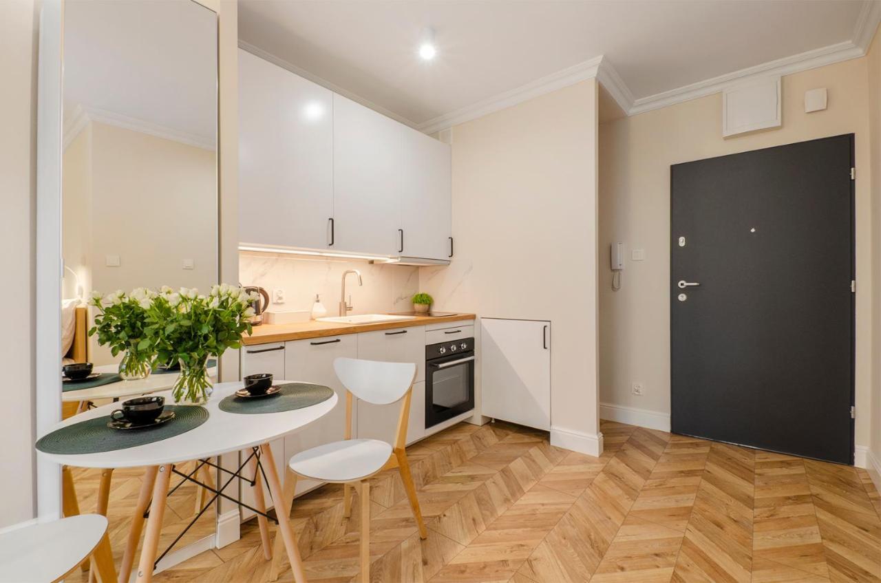 Sky Home- Green Apartament -Manufaktura, Bezplatny Parking, Klimatyzacja, Dostep Na Kod Лодзь Экстерьер фото