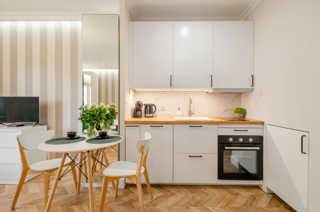 Sky Home- Green Apartament -Manufaktura, Bezplatny Parking, Klimatyzacja, Dostep Na Kod Лодзь Экстерьер фото